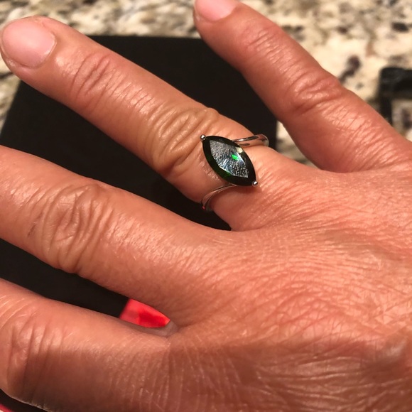 Green & Silver Ring Size 8 - Picture 7 of 8